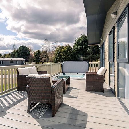 Ashworth Lodge With Hot Tub Barmby on the Moor Ngoại thất bức ảnh