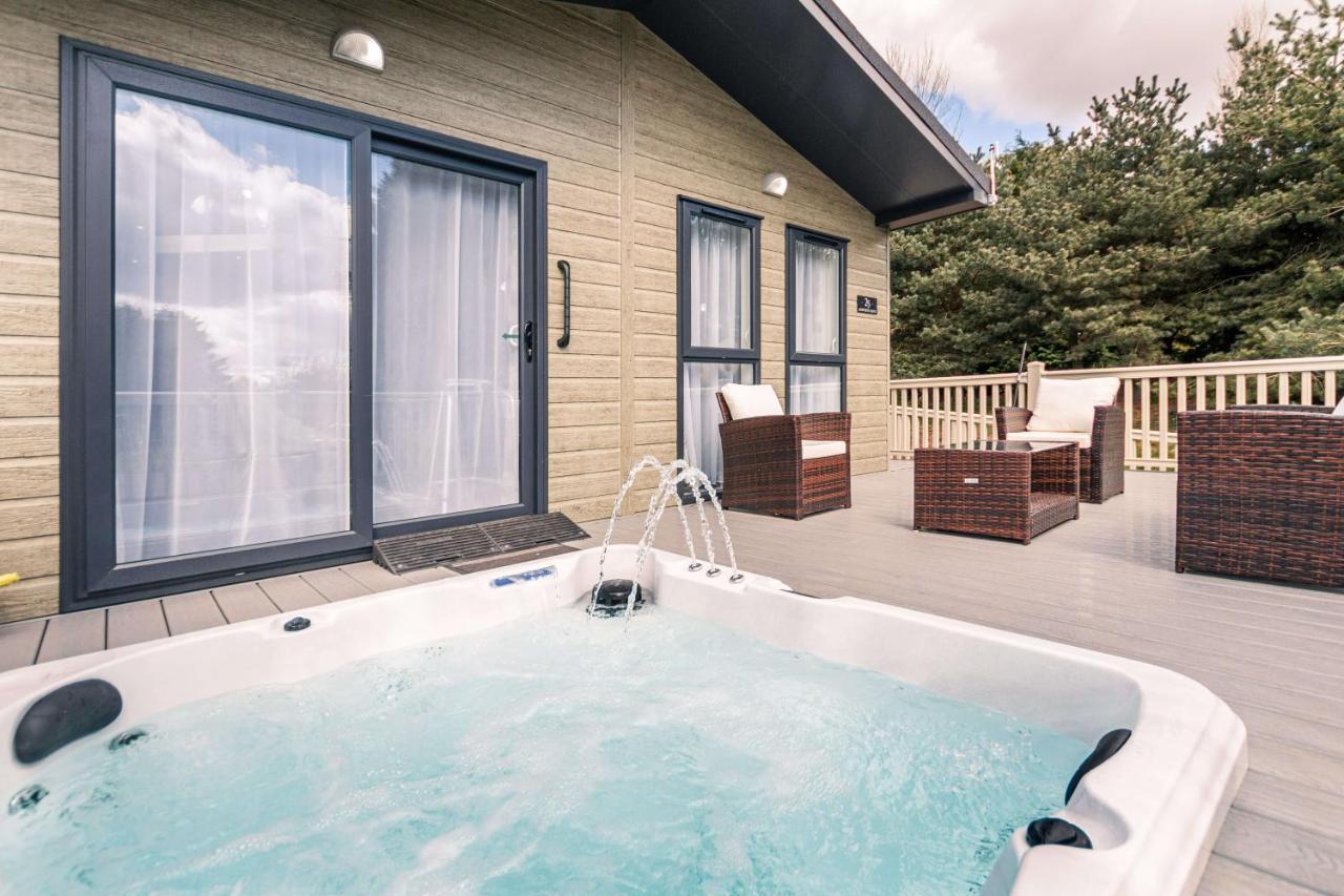Ashworth Lodge With Hot Tub Barmby on the Moor Ngoại thất bức ảnh