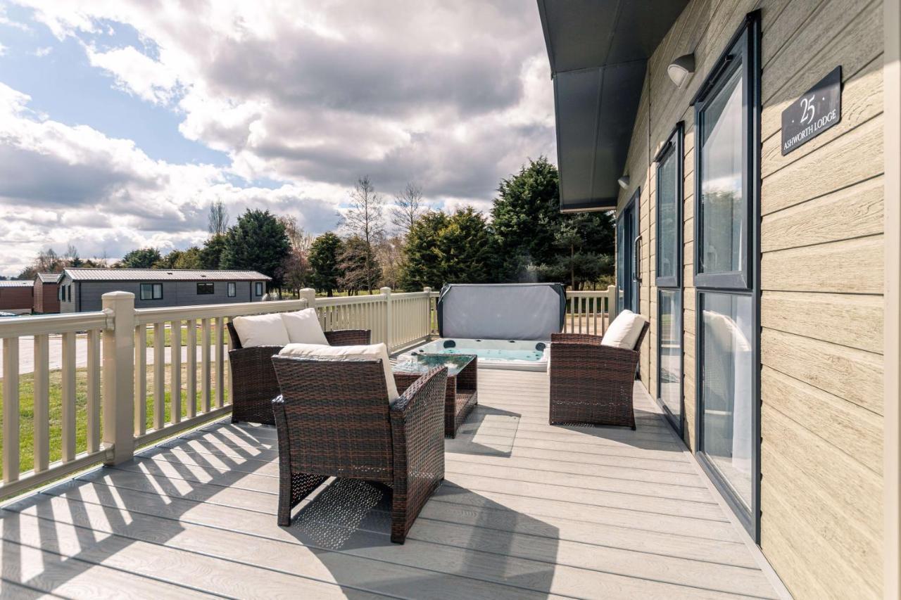 Ashworth Lodge With Hot Tub Barmby on the Moor Ngoại thất bức ảnh